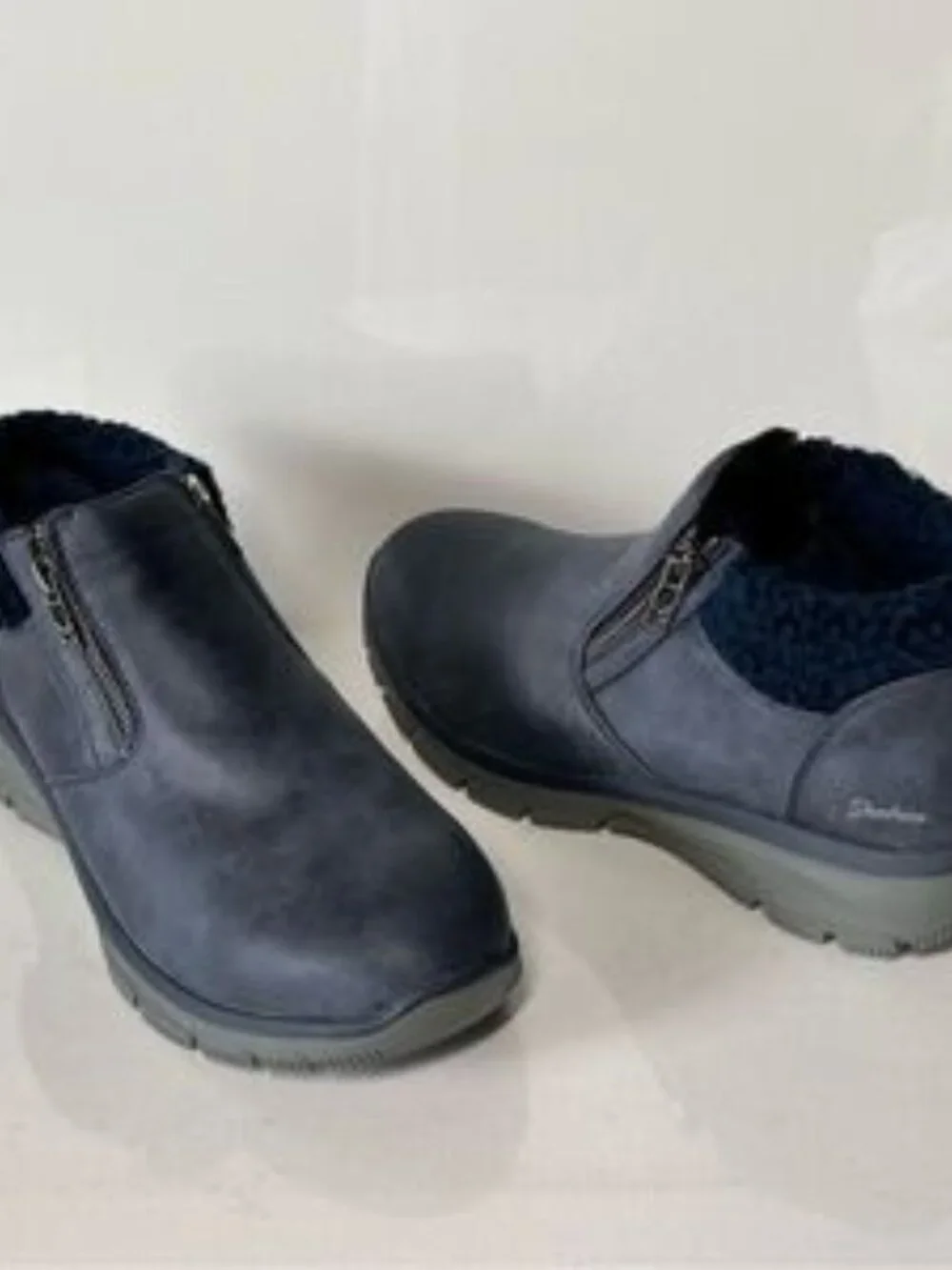 Skechers zip closure